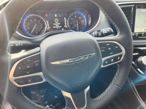 New 2026 Chrysler Pacifica Limited image 22