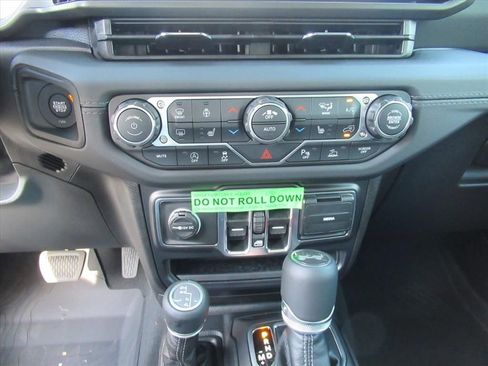 New 2026 Jeep Wrangler Unlimited Sahara w/ Whitecap Package AWD/4WD image 25