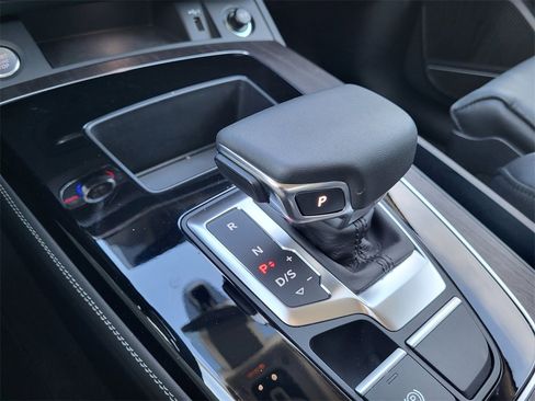 Certified 2024 Audi Q5 e Prestige image 23