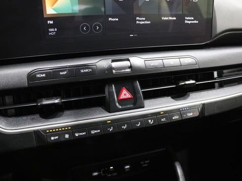 Used 2025 Kia K4 FWD image 26