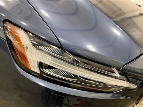 Certified 2025 Volvo S60 B5 Core image 31