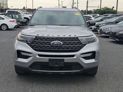 Used 2023 Ford Explorer XLT w/ Equipment Group 202A AWD/4WD image 17