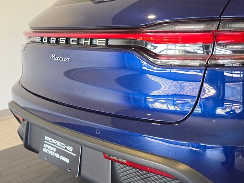 Used 2025 Porsche Macan AWD/4WD image 14
