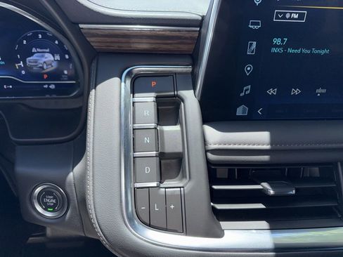 Used 2024 Chevrolet Suburban High Country w/ Advanced Technology Package AWD/4WD image 21