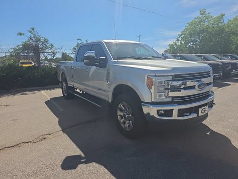 Used 2018 Ford F250 Lariat w/ Lariat Ultimate Package AWD/4WD image 9