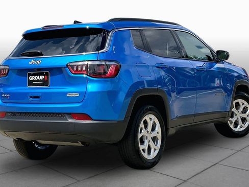 Used 2024 Jeep Compass Latitude AWD/4WD image 13