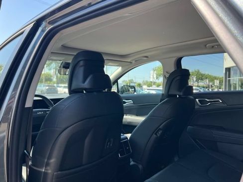 Certified 2026 Kia Sportage EX w/ EX Panoramic Sunroof Package AWD/4WD image 11