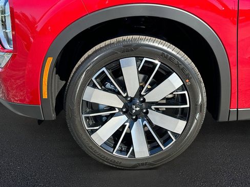 New 2025 Mitsubishi Outlander SE image 21