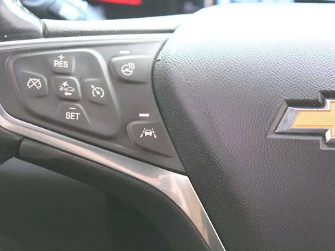 Used 2018 Chevrolet Equinox Premier image 23