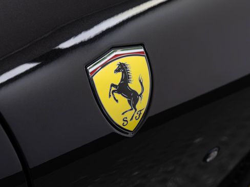 Certified 2025 Ferrari Roma Spider RWD image 38