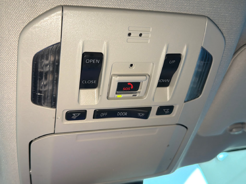 Used 2023 Toyota Highlander XLE AWD/4WD image 38