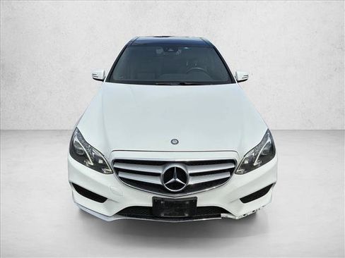 Used 2014 Mercedes-Benz E 350 4MATIC Sedan image 2