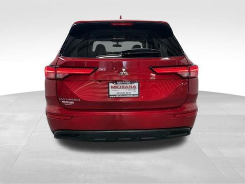 Used 2024 Mitsubishi Outlander ES FWD image 7