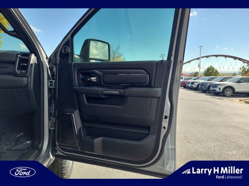 Used 2024 RAM 3500 Limited image 16