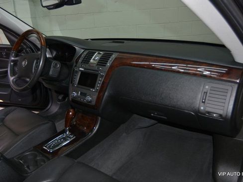 Used 2010 Cadillac DTS Premium w/ Driver Awareness Package image 12