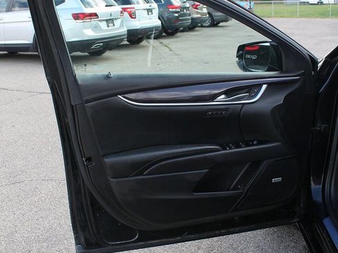 Used 2017 Cadillac XTS Luxury image 9