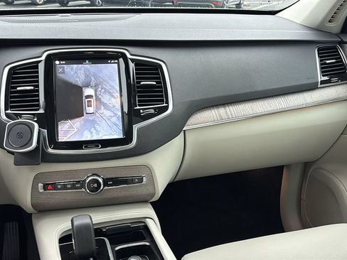 Certified 2024 Volvo XC90 T8 Plus w/ Protection Package Premier AWD/4WD image 8