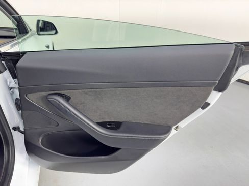 Used 2020 Tesla Model 3 Standard Range Plus image 41