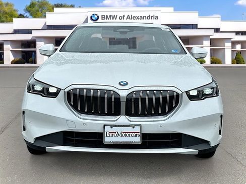 Used 2026 BMW 530i xDrive AWD/4WD image 2