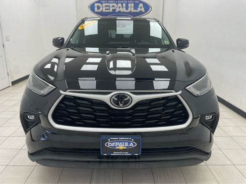 Used 2022 Toyota Highlander LE AWD/4WD image 17