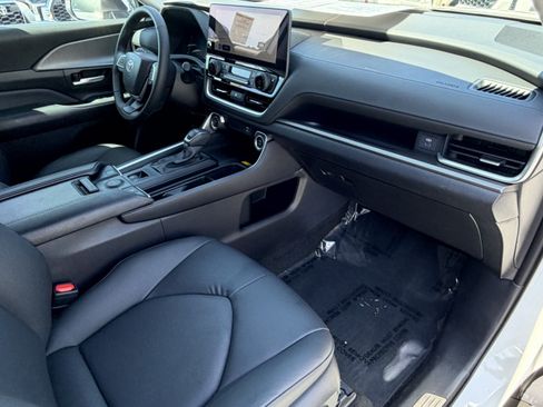 Certified 2026 Toyota Grand Highlander AWD Hybrid image 9