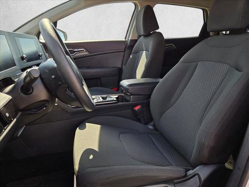 Used 2025 Kia Sportage LX FWD image 15