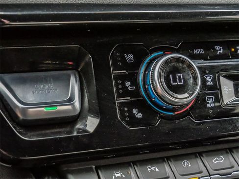 Used 2023 GMC Sierra 1500 AT4 image 34