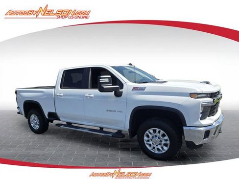 Used 2025 Chevrolet Silverado 2500 LT AWD/4WD image 1