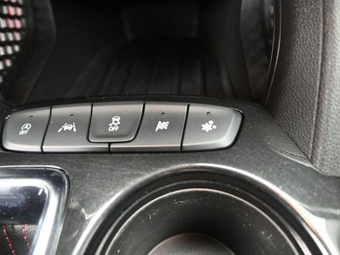 Used 2023 Chevrolet TrailBlazer RS w/ Sun and Liftgate Package FWD image 3