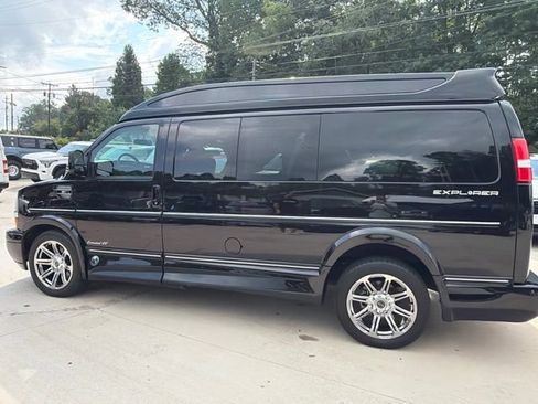 Used 2015 Chevrolet Express 2500 RWD image 15