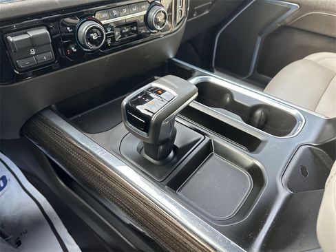 Used 2024 Chevrolet Silverado 1500 LT w/ Leather Package image 19