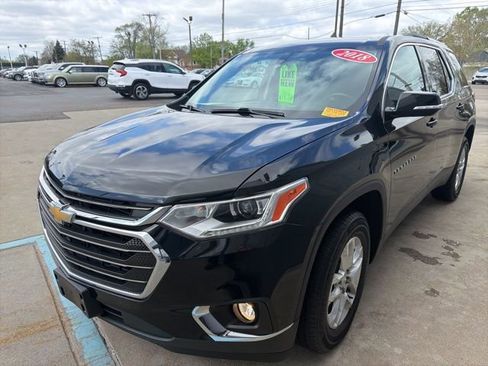 Used 2018 Chevrolet Traverse LT FWD image 3