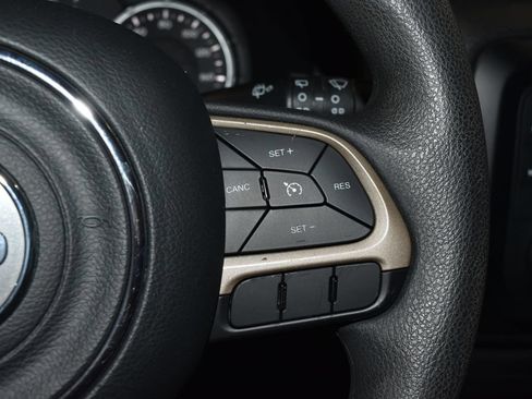 Used 2017 Jeep Renegade Sport w/ Power & Air Group FWD image 9