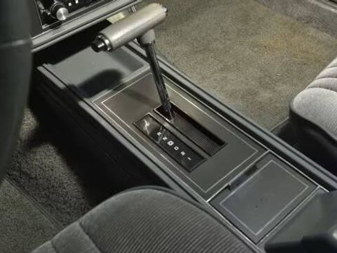 Used 1987 Oldsmobile Cutlass Supreme Salon image 27