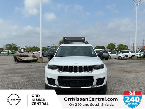 Used 2023 Jeep Grand Cherokee L Laredo image 2