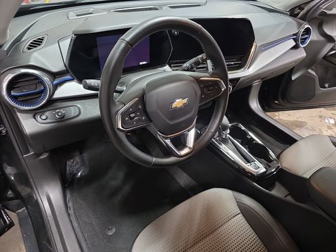 Used 2024 Chevrolet Trax LT w/ Driver Confidence Package image 15