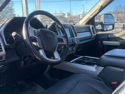 Used 2017 Ford F350 Lariat image 17