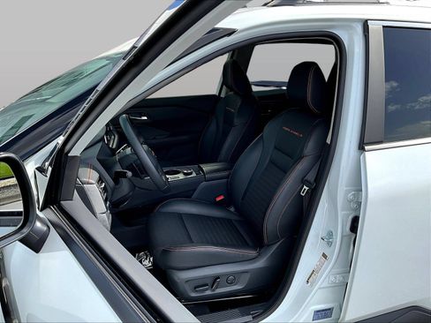 Certified 2025 Nissan Rogue SV AWD/4WD image 23