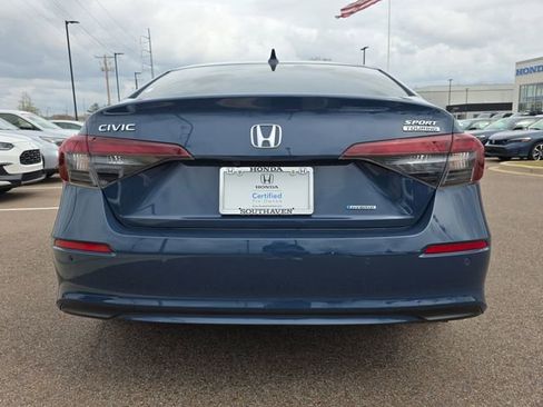 Certified 2025 Honda Civic Sport Touring image 4