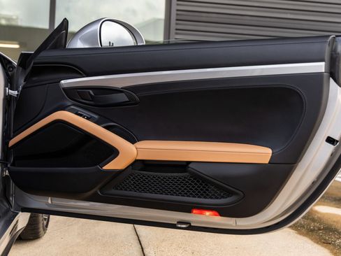 Used 2019 Porsche 911 Speedster RWD image 54