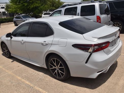Used 2023 Toyota Camry SE FWD image 8