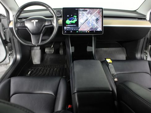 Used 2018 Tesla Model 3 Long Range RWD image 9