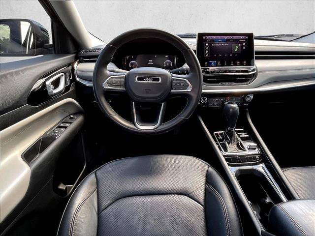 Used 2022 Jeep Compass Limited w/ Elite Group AWD/4WD image 5