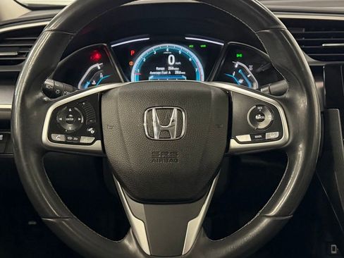 Used 2018 Honda Civic Touring image 17