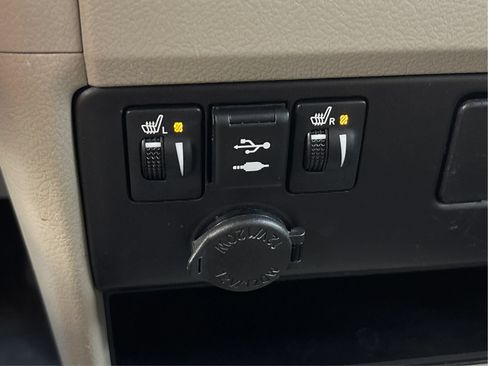 Used 2019 Toyota Sienna XLE FWD image 44