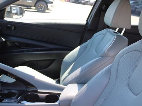 Used 2024 Hyundai Elantra Limited FWD image 27
