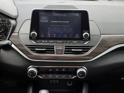 Used 2024 Nissan Altima 2.5 SV FWD image 20