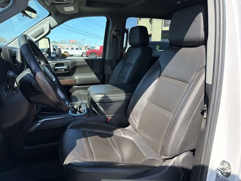 Used 2023 GMC Sierra 3500 Denali w/ Denali Ultimate Package AWD/4WD image 25