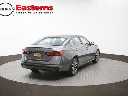 Used 2025 Nissan Altima 2.5 SV FWD image 38