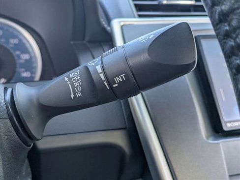 Used 2016 Toyota Camry XLE FWD image 12